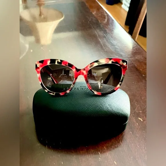 Salvatore Ferragamo Red/Black/Gold Tortoiseshell oversized Sunglasses - Picture 2 of 15